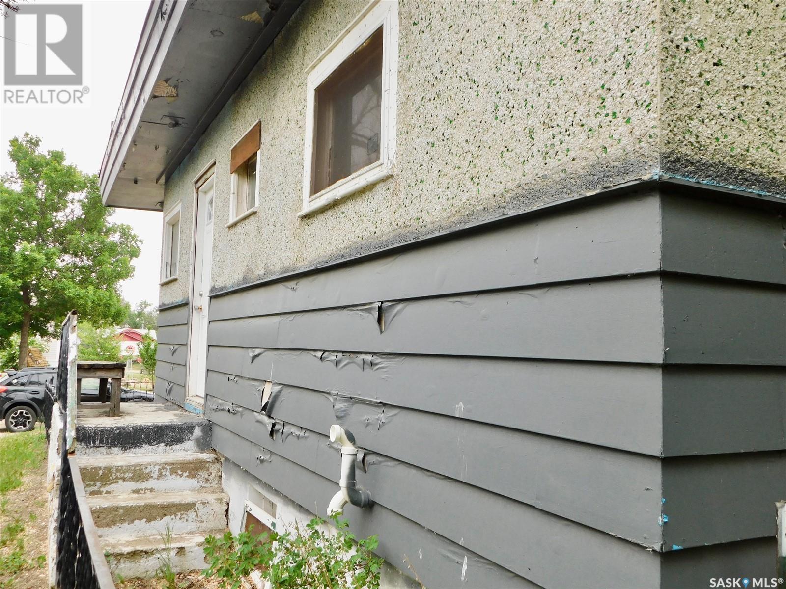 1004 2Nd Street N, Rockglen, SK - Outdoor