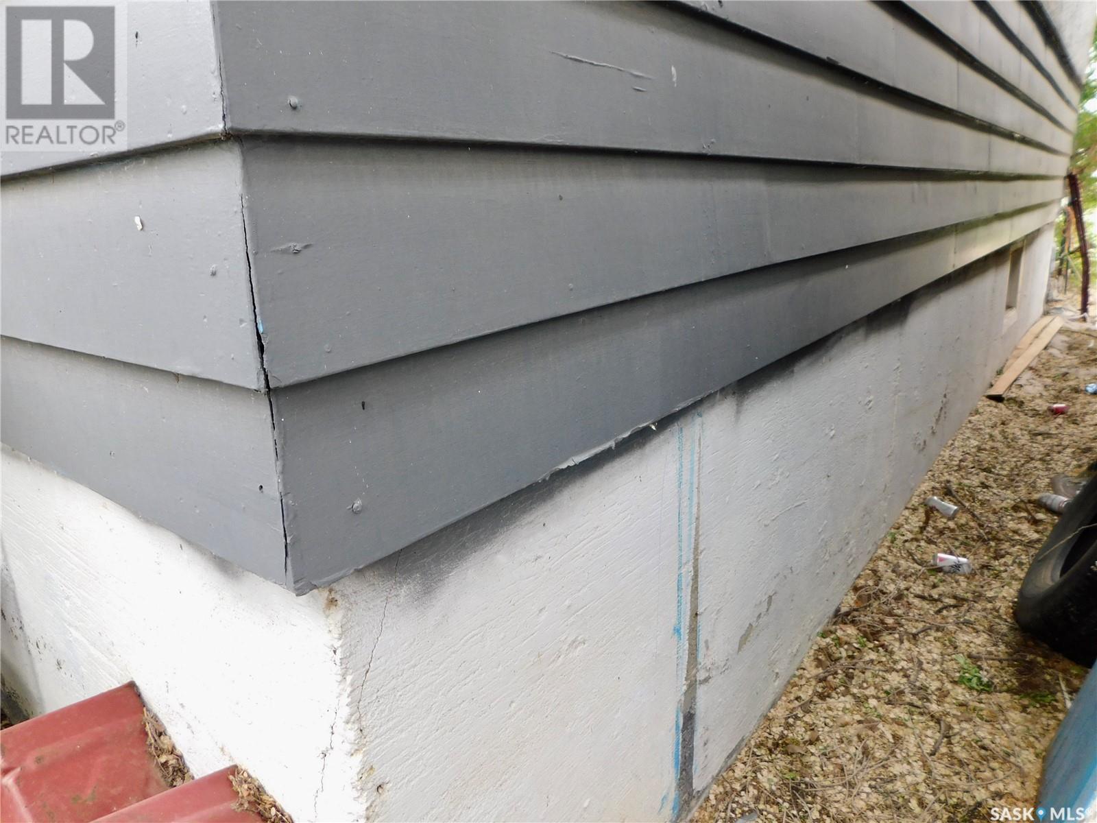 1004 2Nd Street N, Rockglen, SK - Outdoor