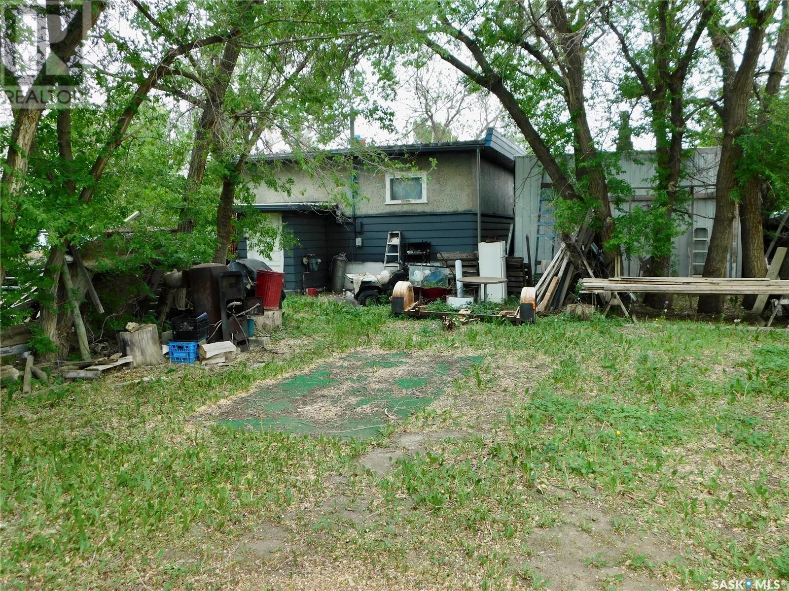 1004 2Nd Street N, Rockglen, SK - Outdoor