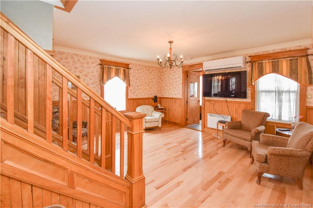 98 Saint-Pierre Ouest Blvd, Caraquet, NB