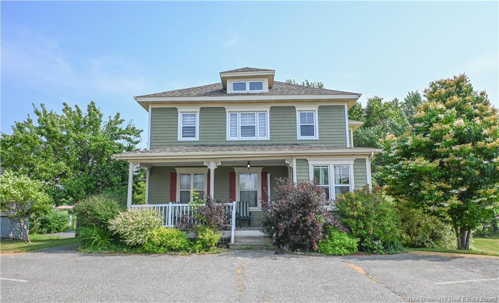 98 Saint-Pierre Ouest Blvd, Caraquet, NB