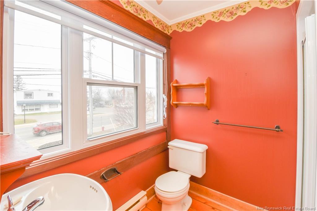 98 Saint-Pierre Ouest Blvd, Caraquet, NB