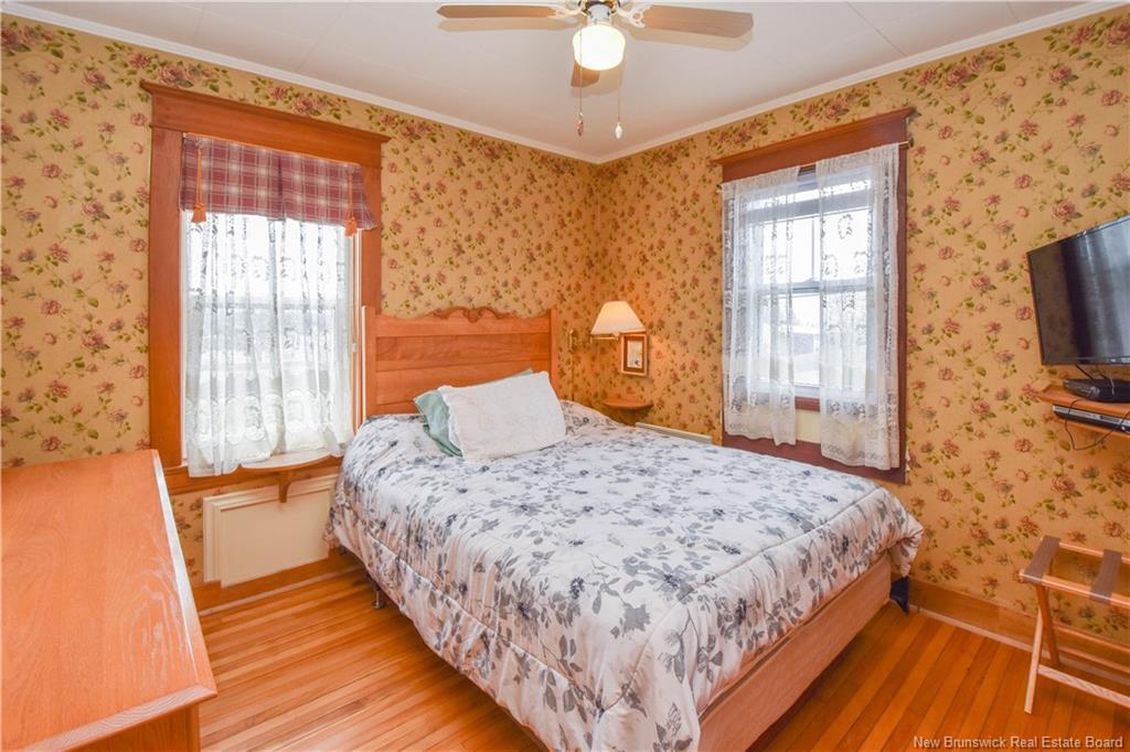 98 Saint-Pierre Ouest Blvd, Caraquet, NB