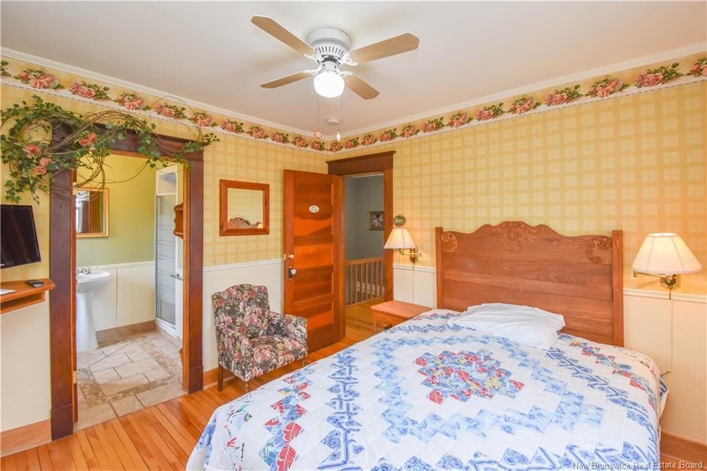 98 Saint-Pierre Ouest Blvd, Caraquet, NB