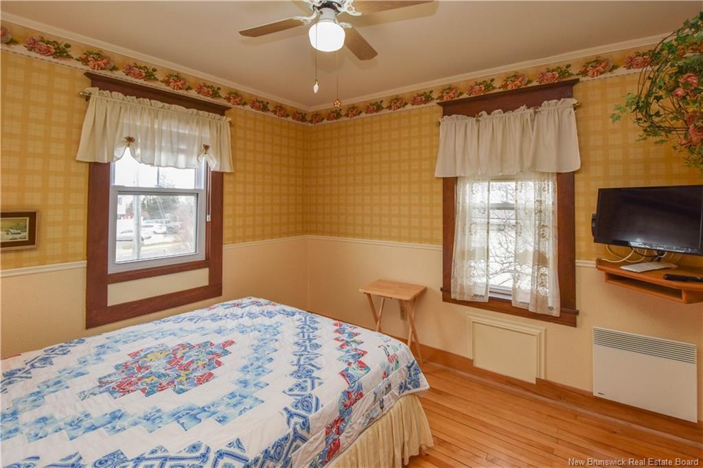 98 Saint-Pierre Ouest Blvd, Caraquet, NB