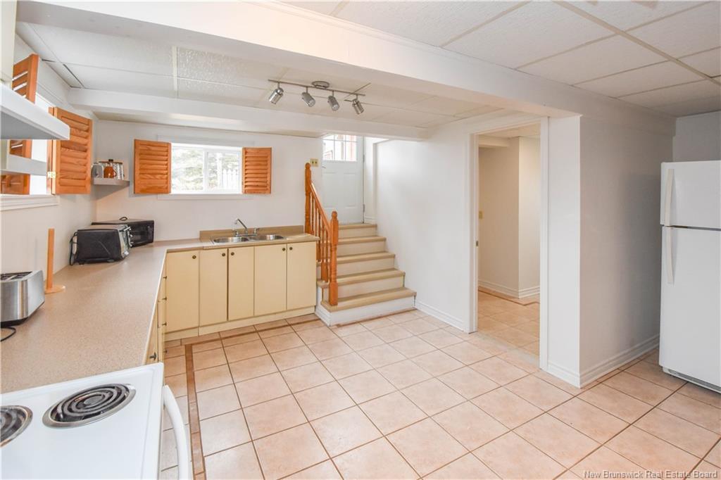 98 Saint-Pierre Ouest Blvd, Caraquet, NB