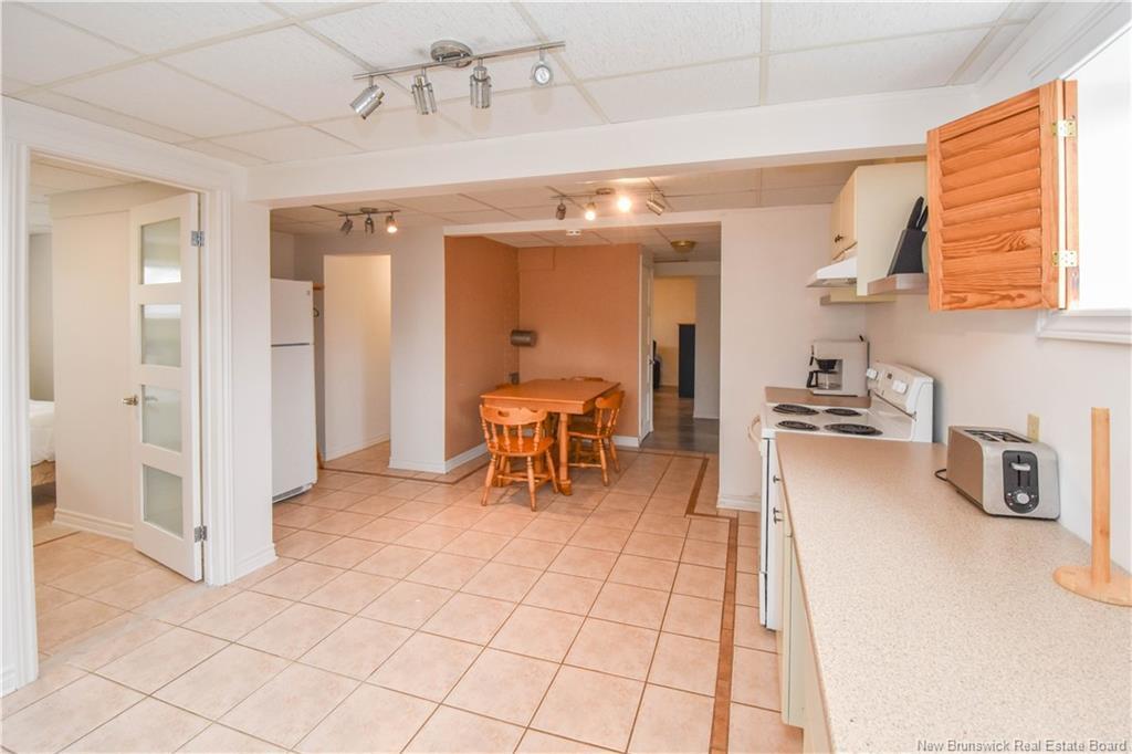 98 Saint-Pierre Ouest Blvd, Caraquet, NB