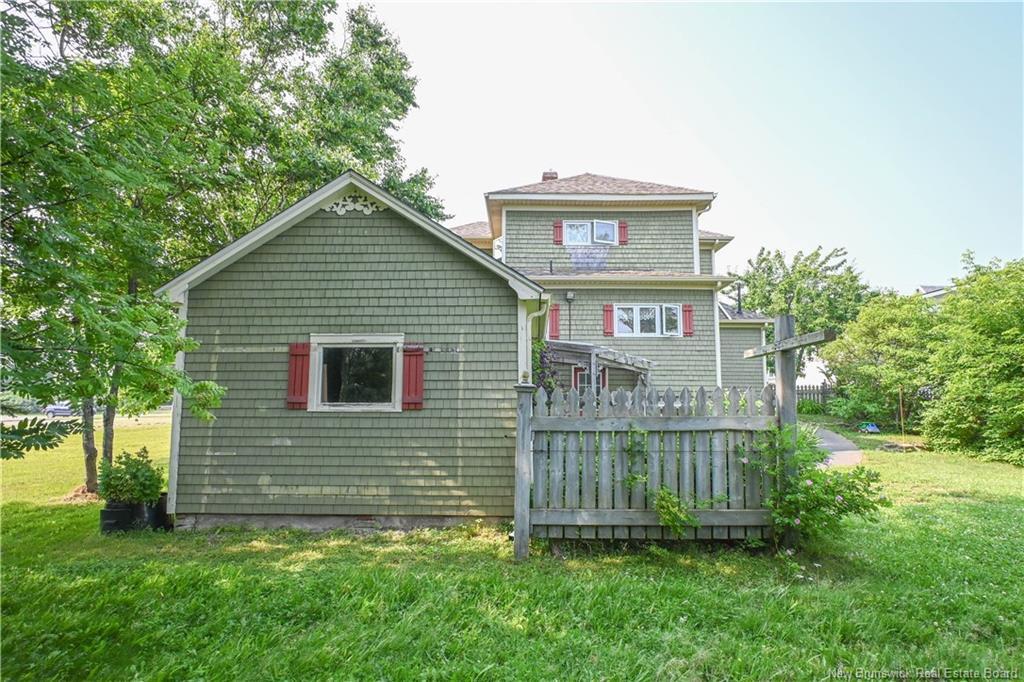 98 Saint-Pierre Ouest Blvd, Caraquet, NB