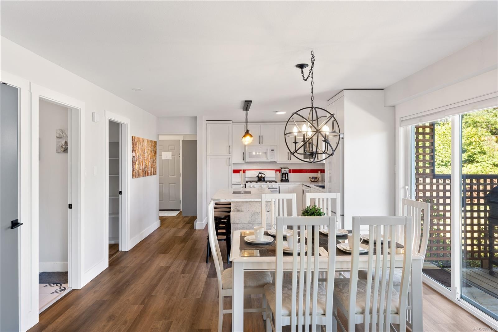 6712 Island Hwy West, Bowser, BC