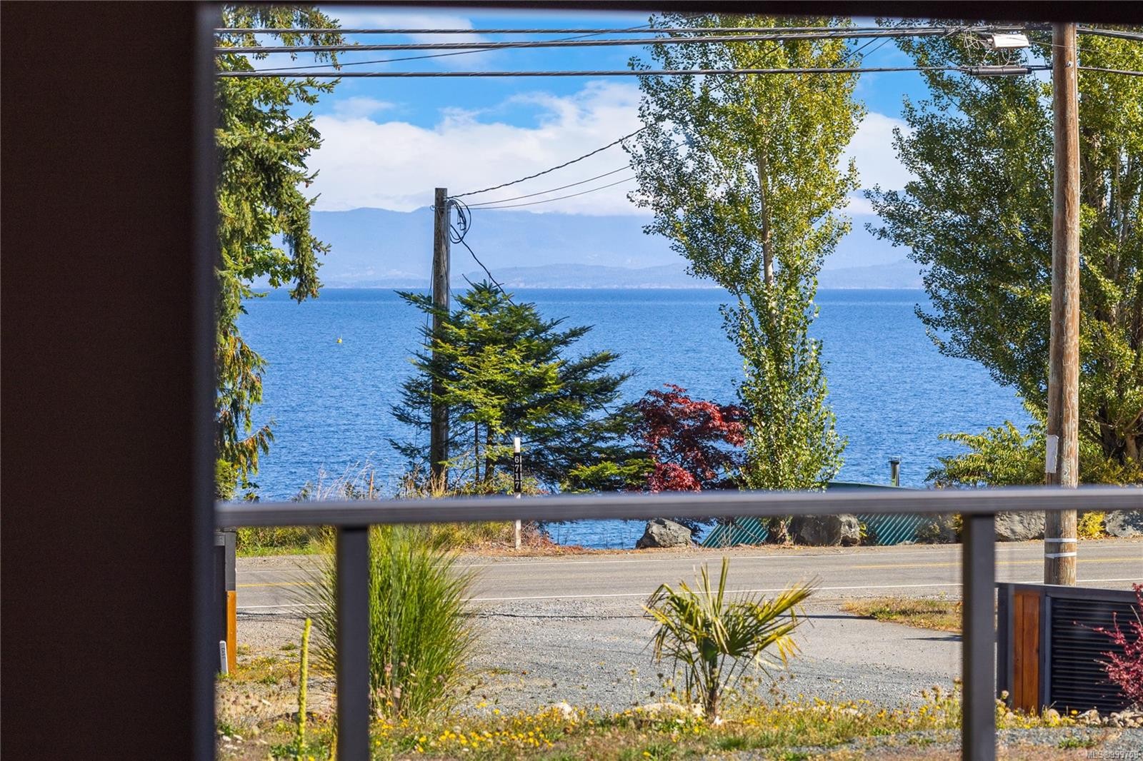 6712 Island Hwy West, Bowser, BC