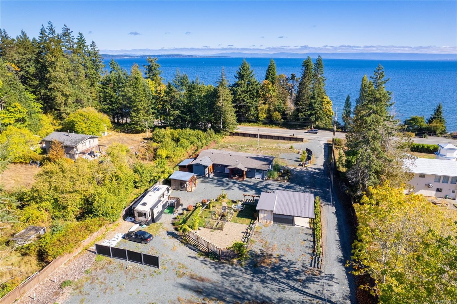 6712 Island Hwy West, Bowser, BC