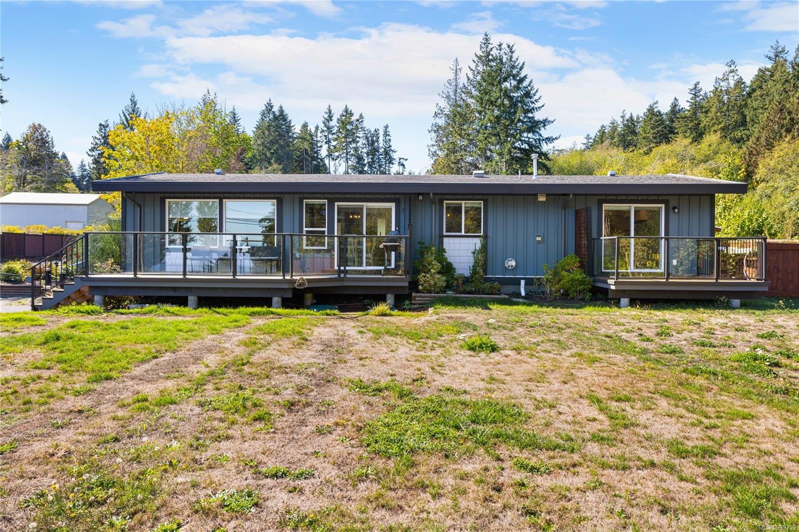 6712 Island Hwy West, Bowser, BC