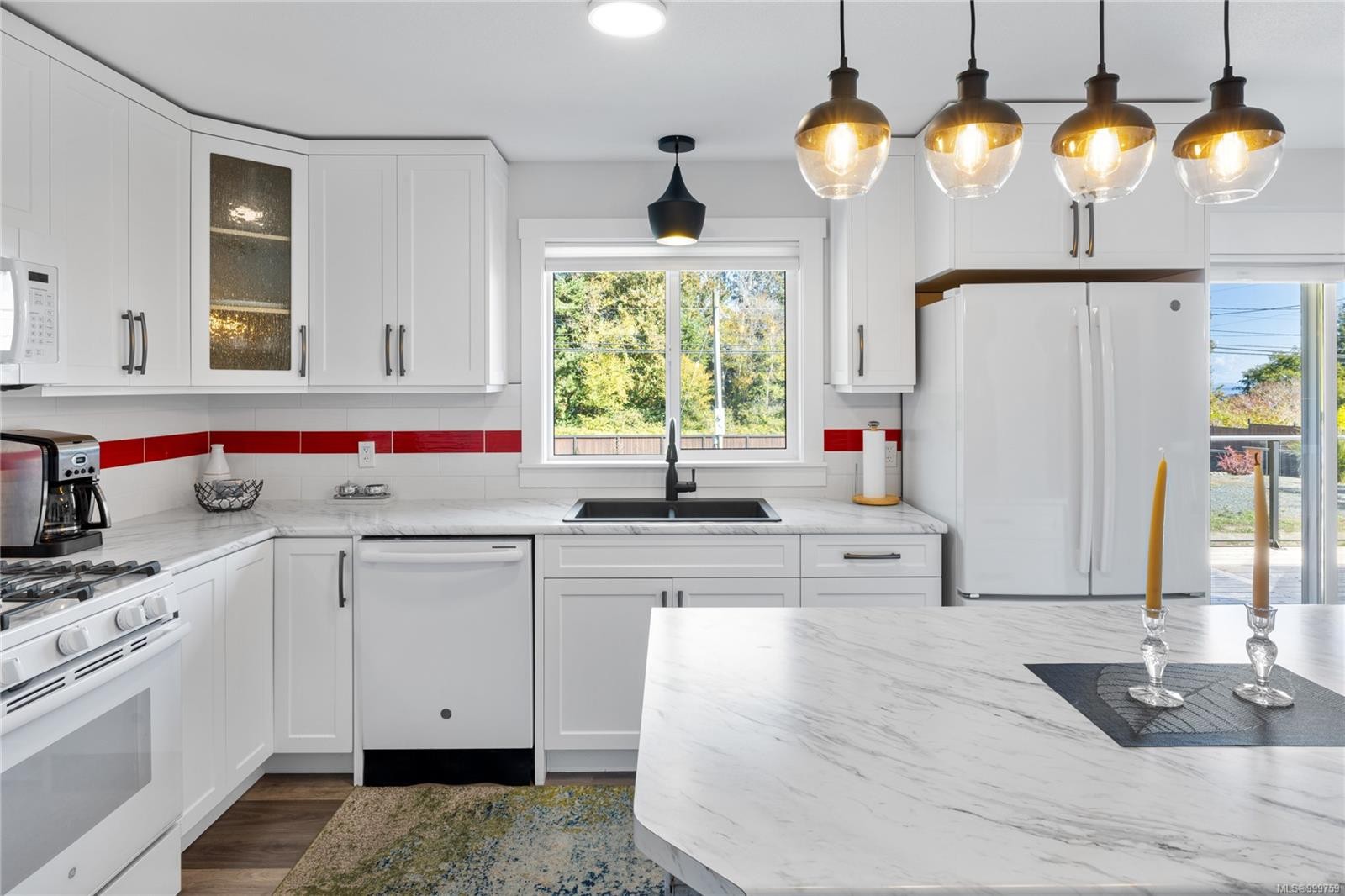 6712 Island Hwy West, Bowser, BC