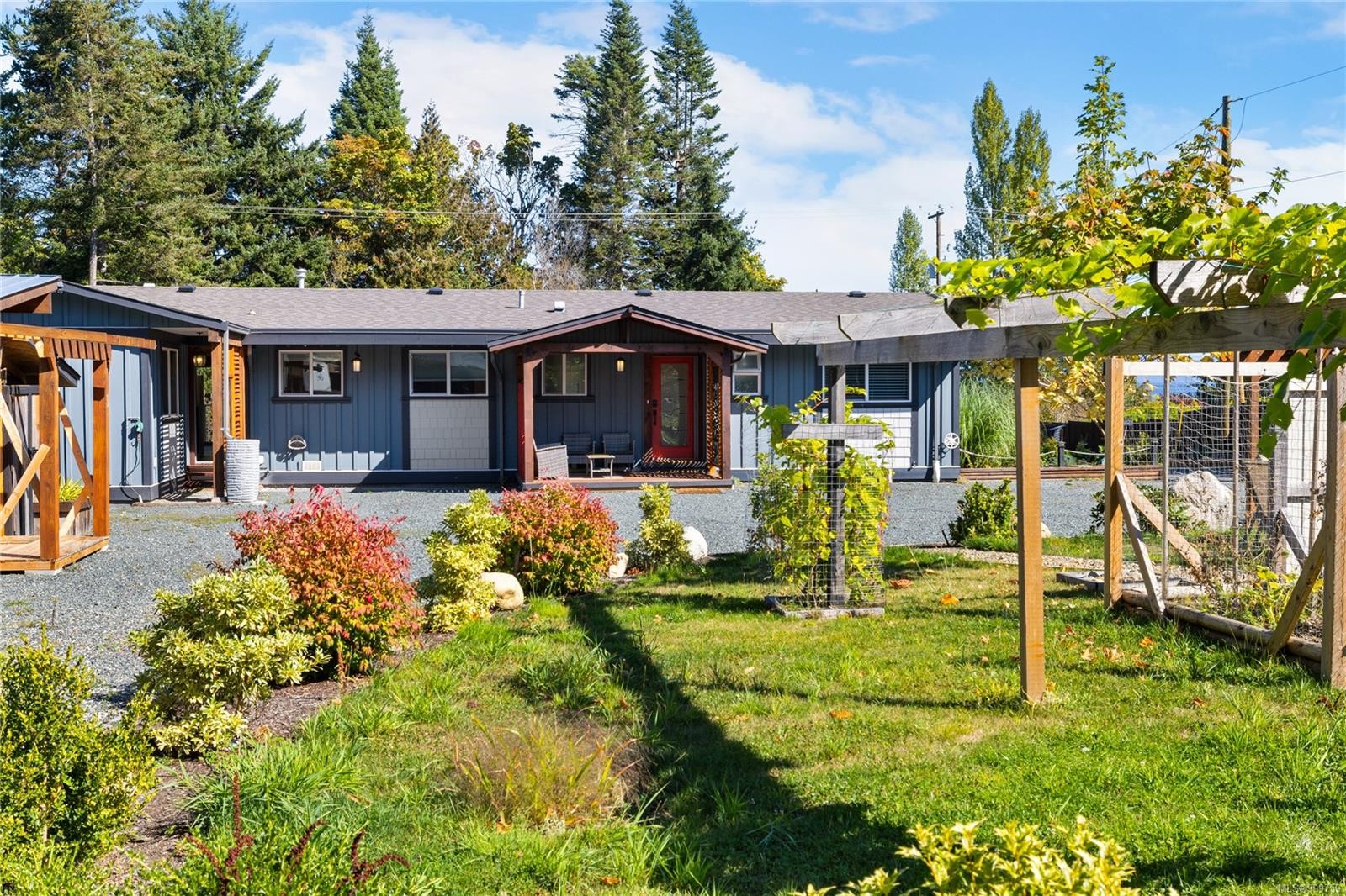 6712 Island Hwy West, Bowser, BC