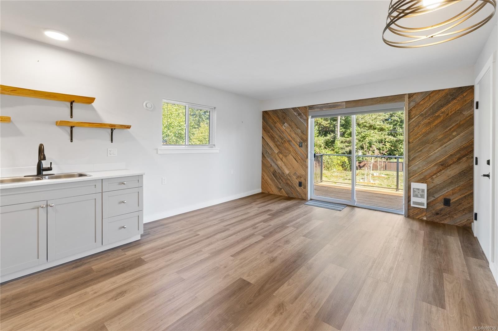 6712 Island Hwy West, Bowser, BC