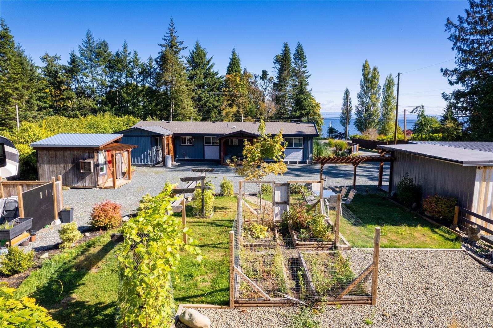 6712 Island Hwy West, Bowser, BC