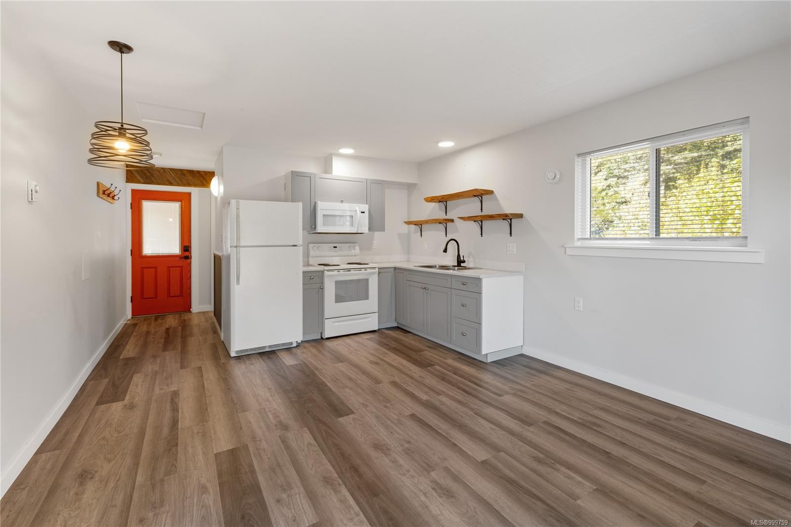 6712 Island Hwy West, Bowser, BC