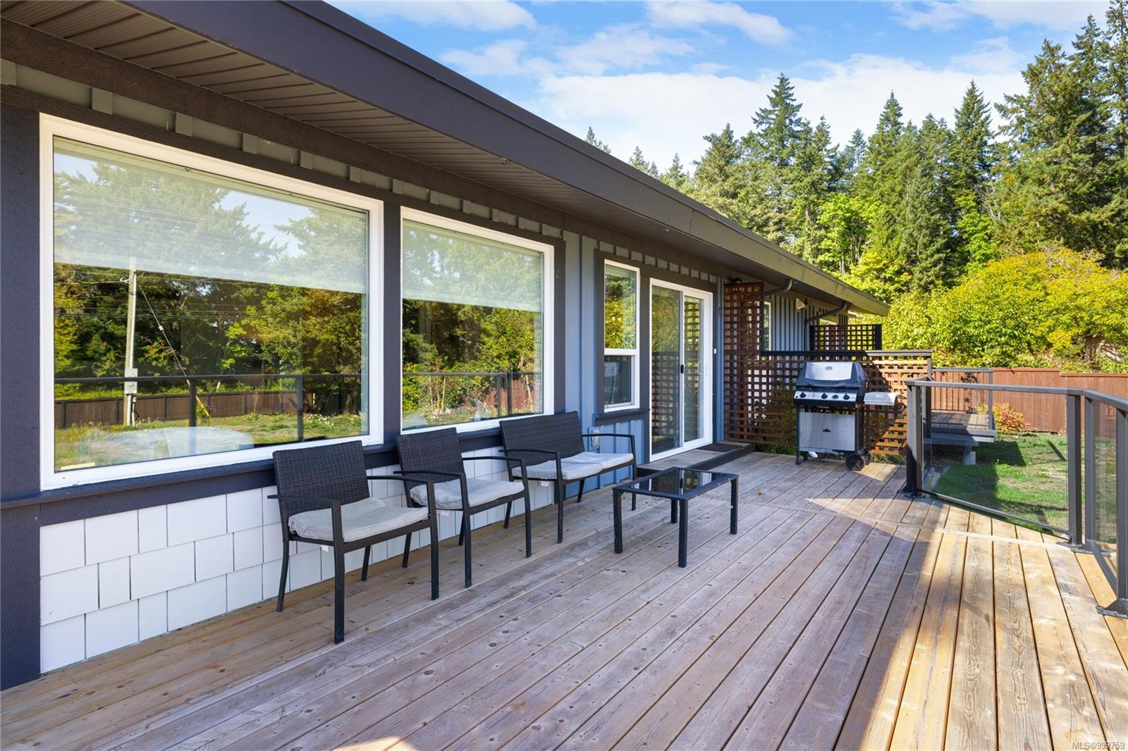 6712 Island Hwy West, Bowser, BC