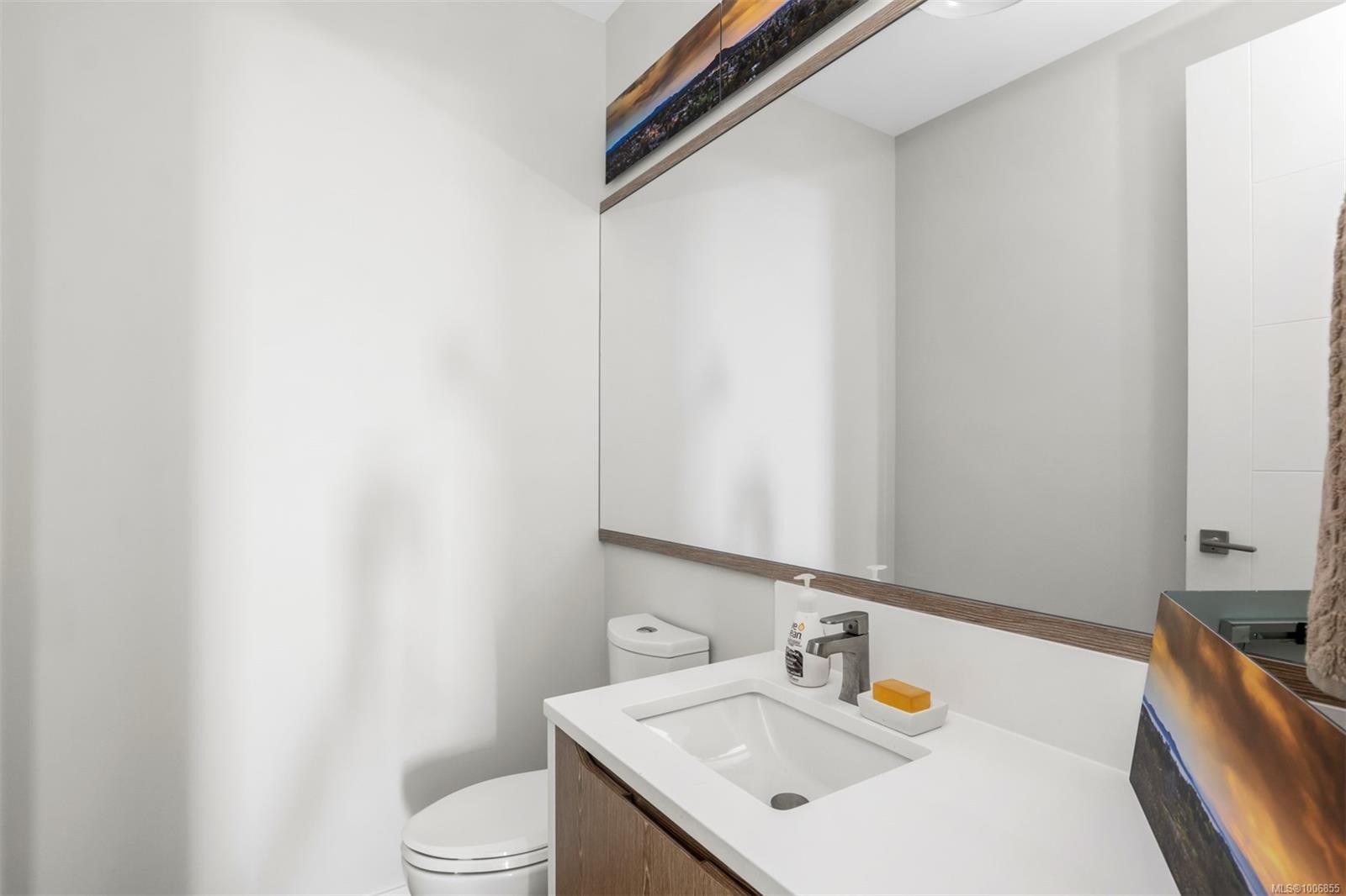 601-1201 Fort St, Victoria, BC - Indoor