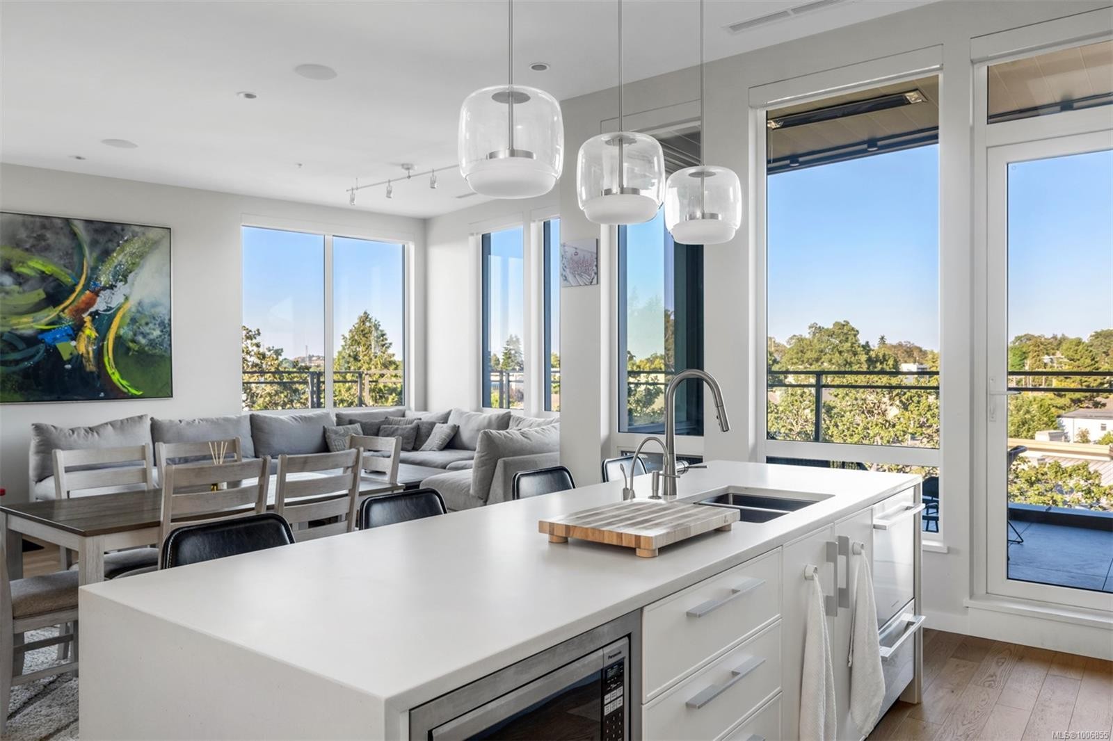 601-1201 Fort St, Victoria, BC - Indoor