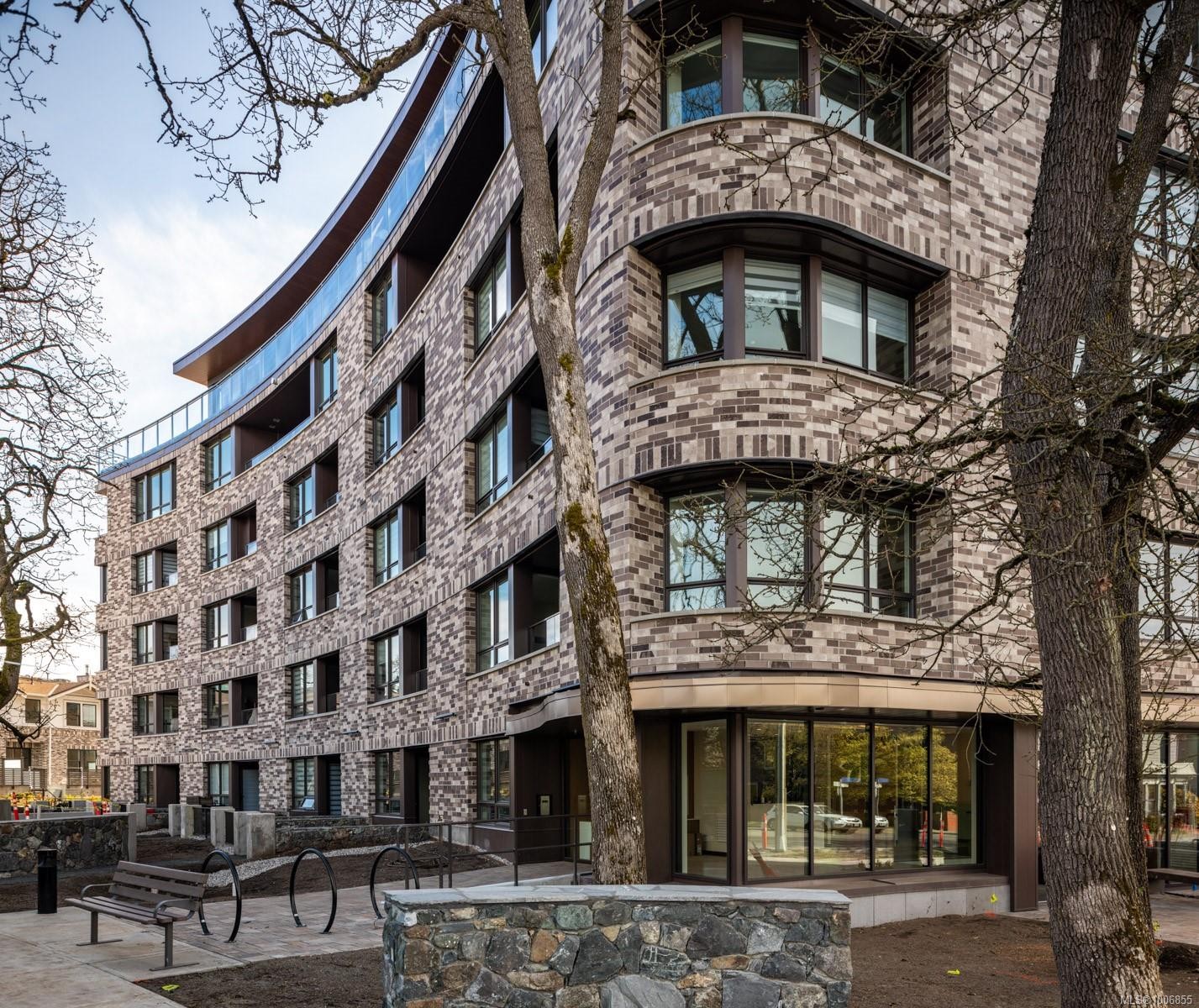 601-1201 Fort St, Victoria, BC - Outdoor With Facade