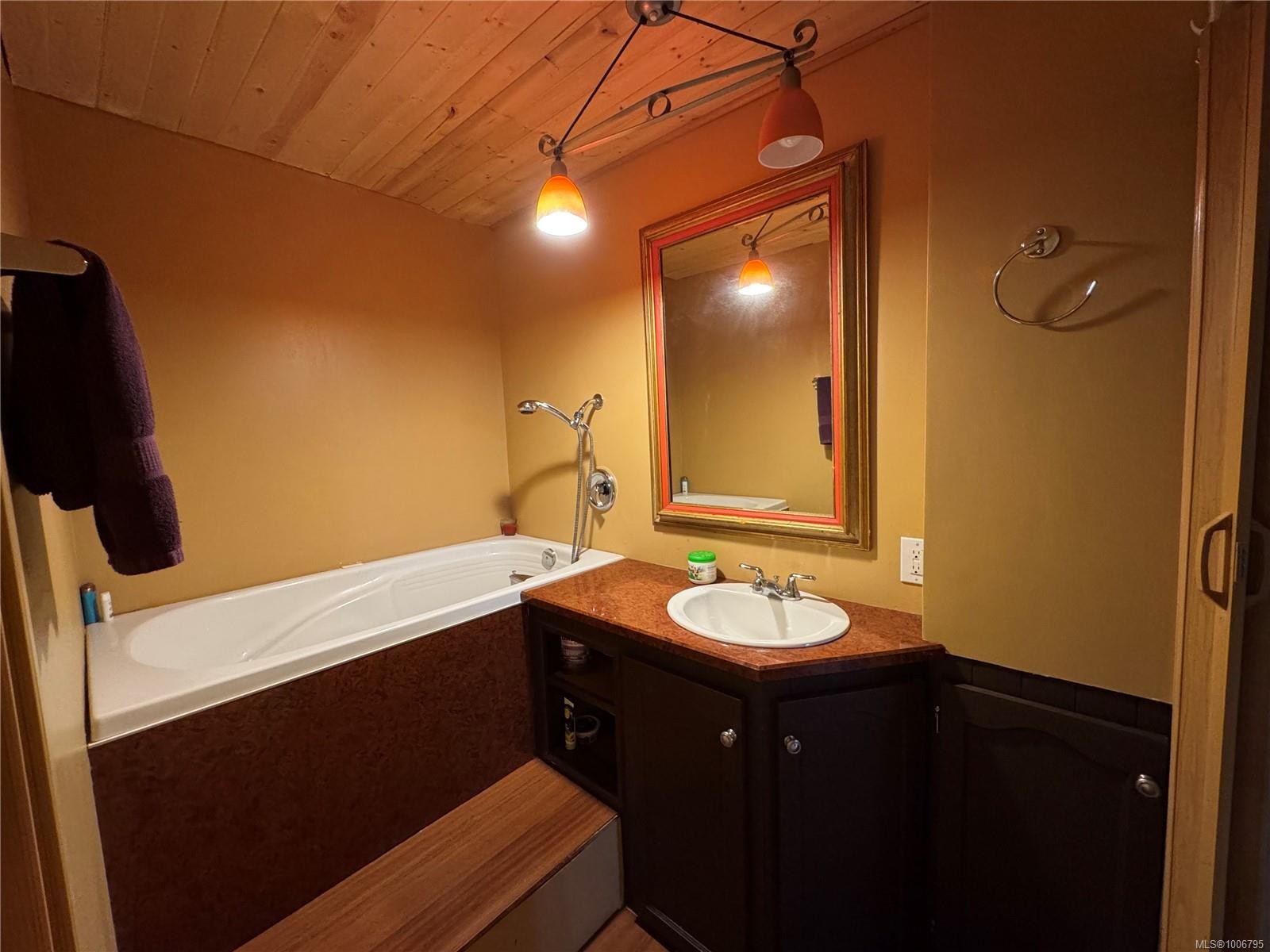 99 Mckay Cres, Port Alice, BC