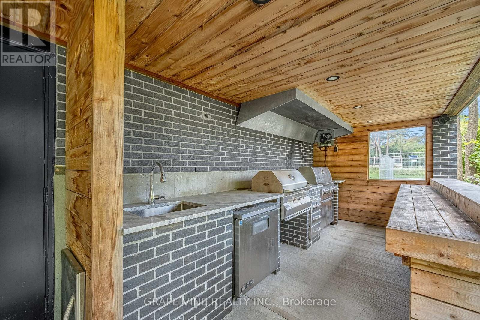 315 Crestview Road, Ottawa, ON - Outdoor With Deck Patio Veranda With Exterior