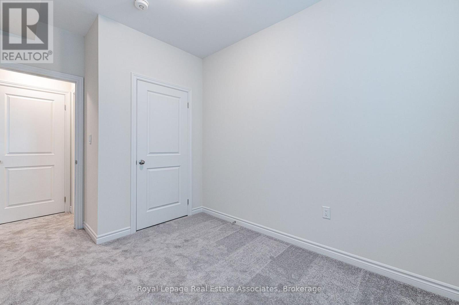 53 - 383 Dundas Street E, Hamilton, ON - Indoor Photo Showing Other Room