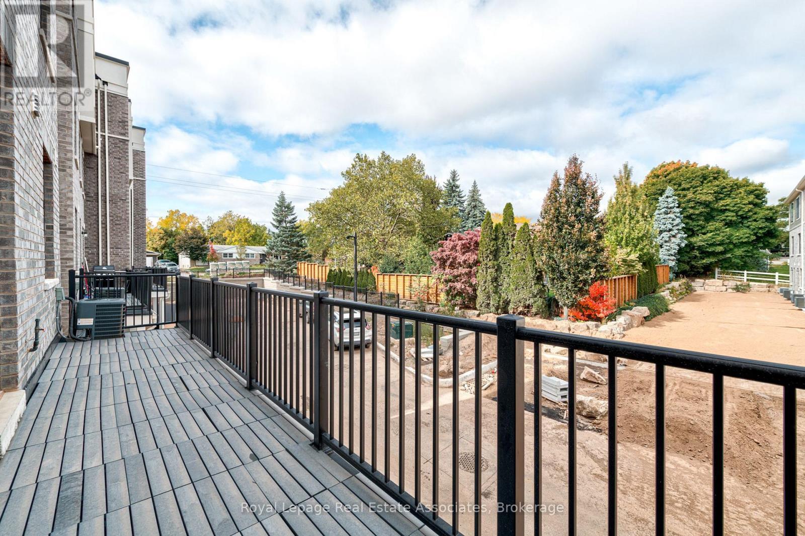 53 - 383 Dundas Street E, Hamilton, ON - Outdoor With Balcony