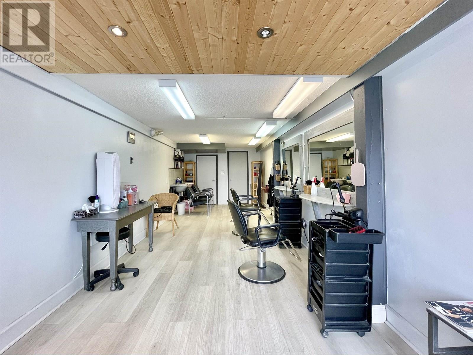 2 851 Gibsons Way, Gibsons, BC