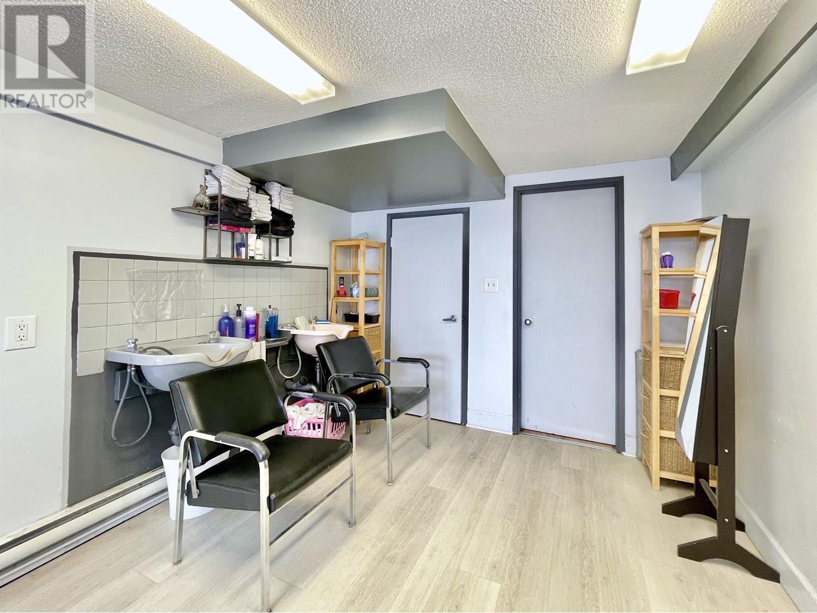 2 851 Gibsons Way, Gibsons, BC