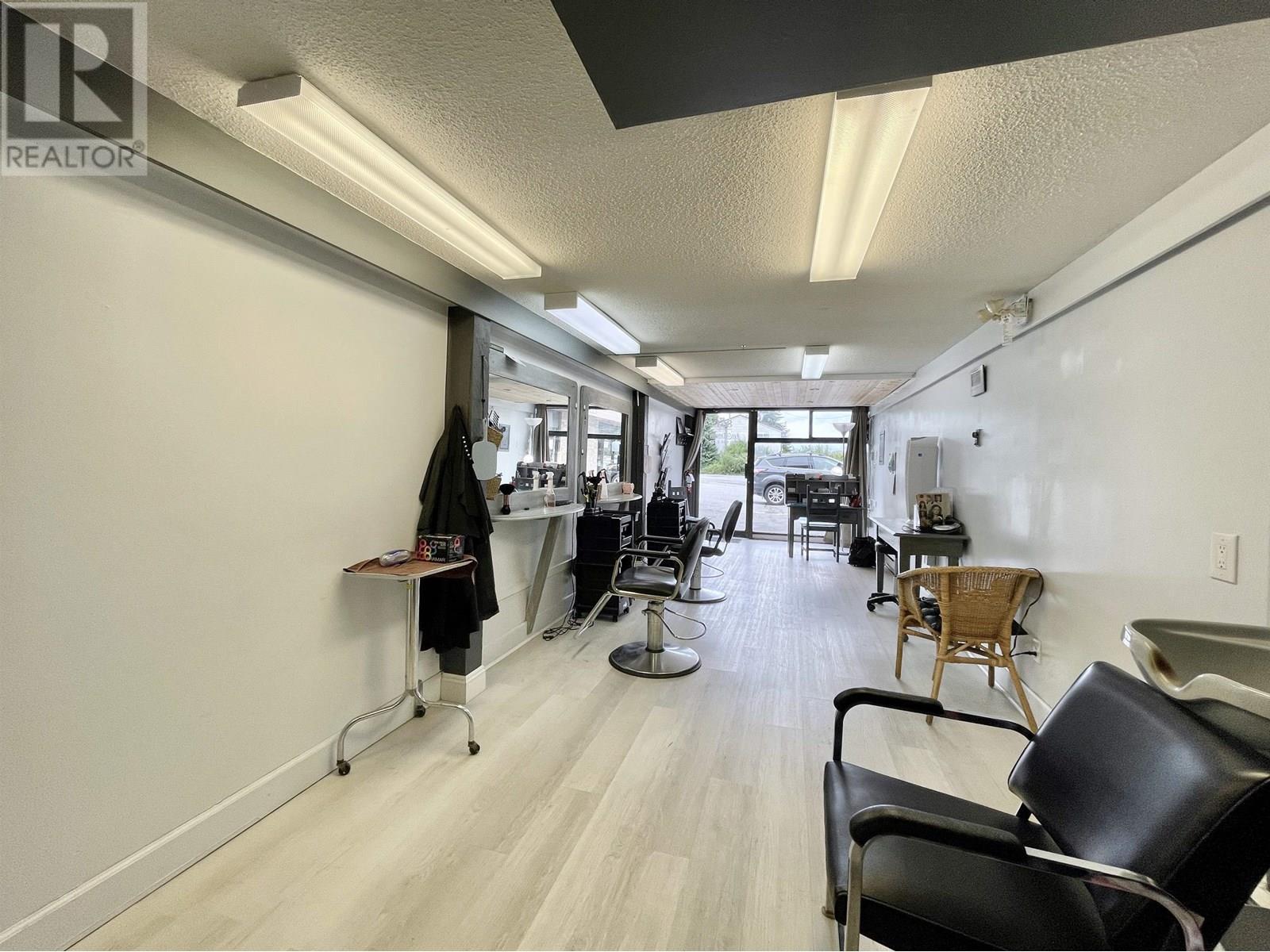 2 851 Gibsons Way, Gibsons, BC