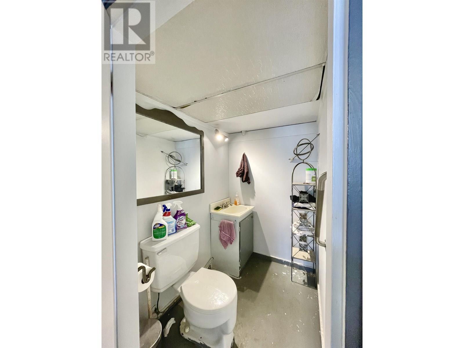 2 851 Gibsons Way, Gibsons, BC