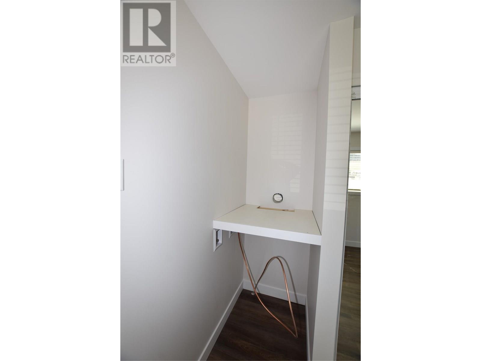 Space for an up and over laundry set in the bedroom - 57 Antoine Road Unit# 9, Vernon, BC