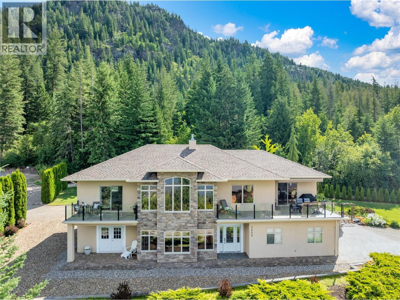 3659 Mcbride Road, Blind Bay, BC - Outdoor