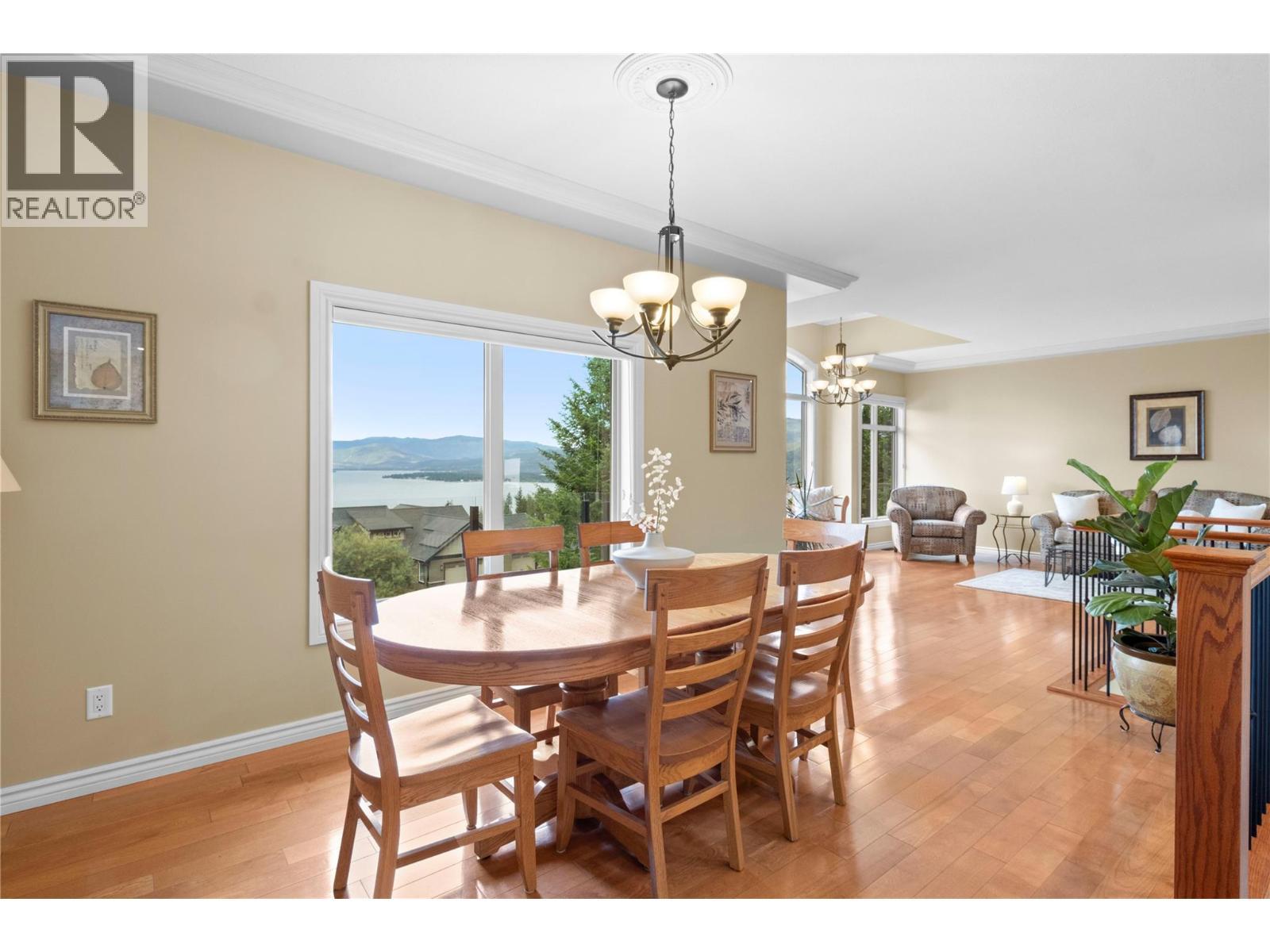 3659 Mcbride Road, Blind Bay, BC - Indoor Photo Showing Dining Room