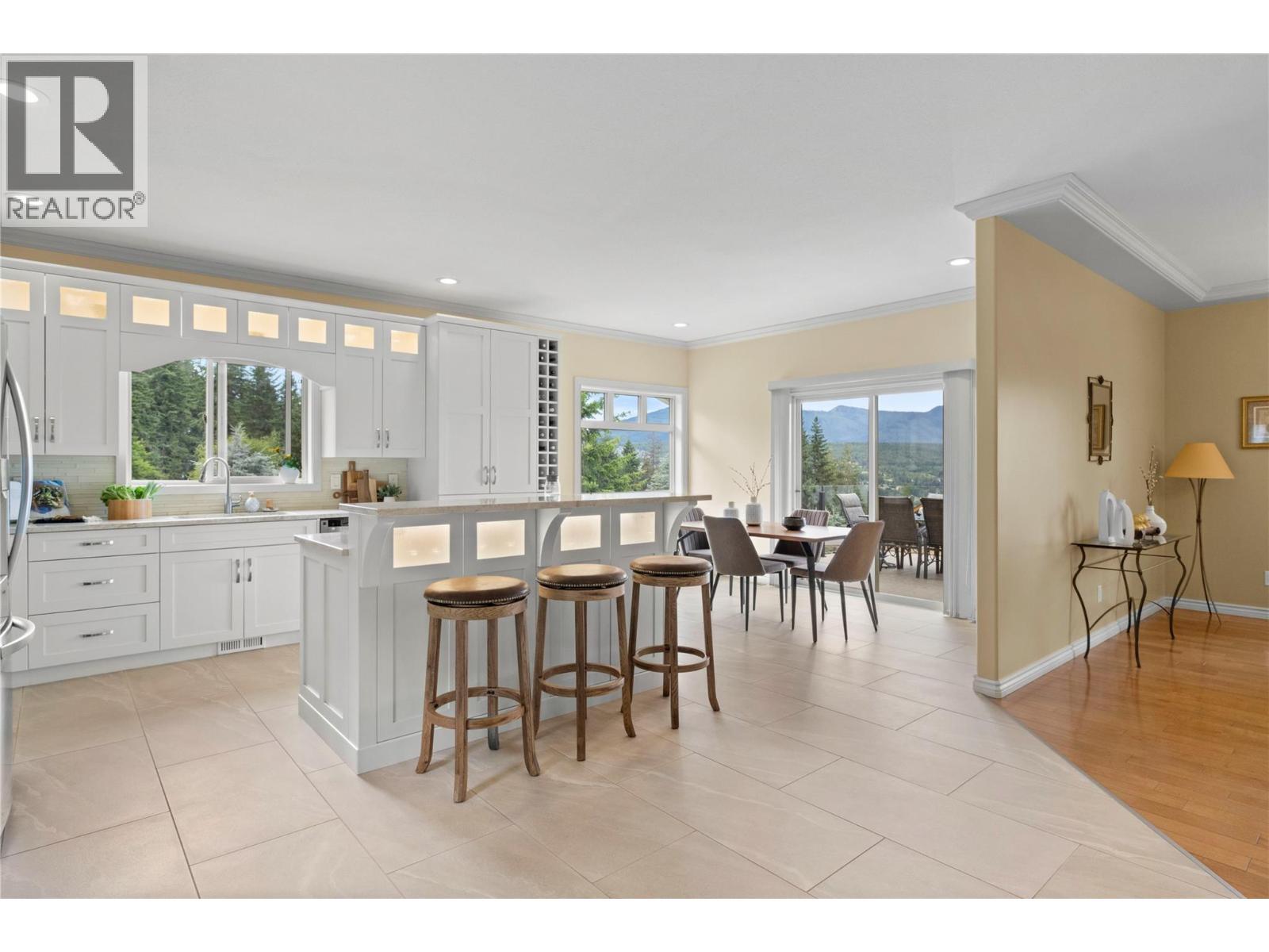 3659 Mcbride Road, Blind Bay, BC - Indoor