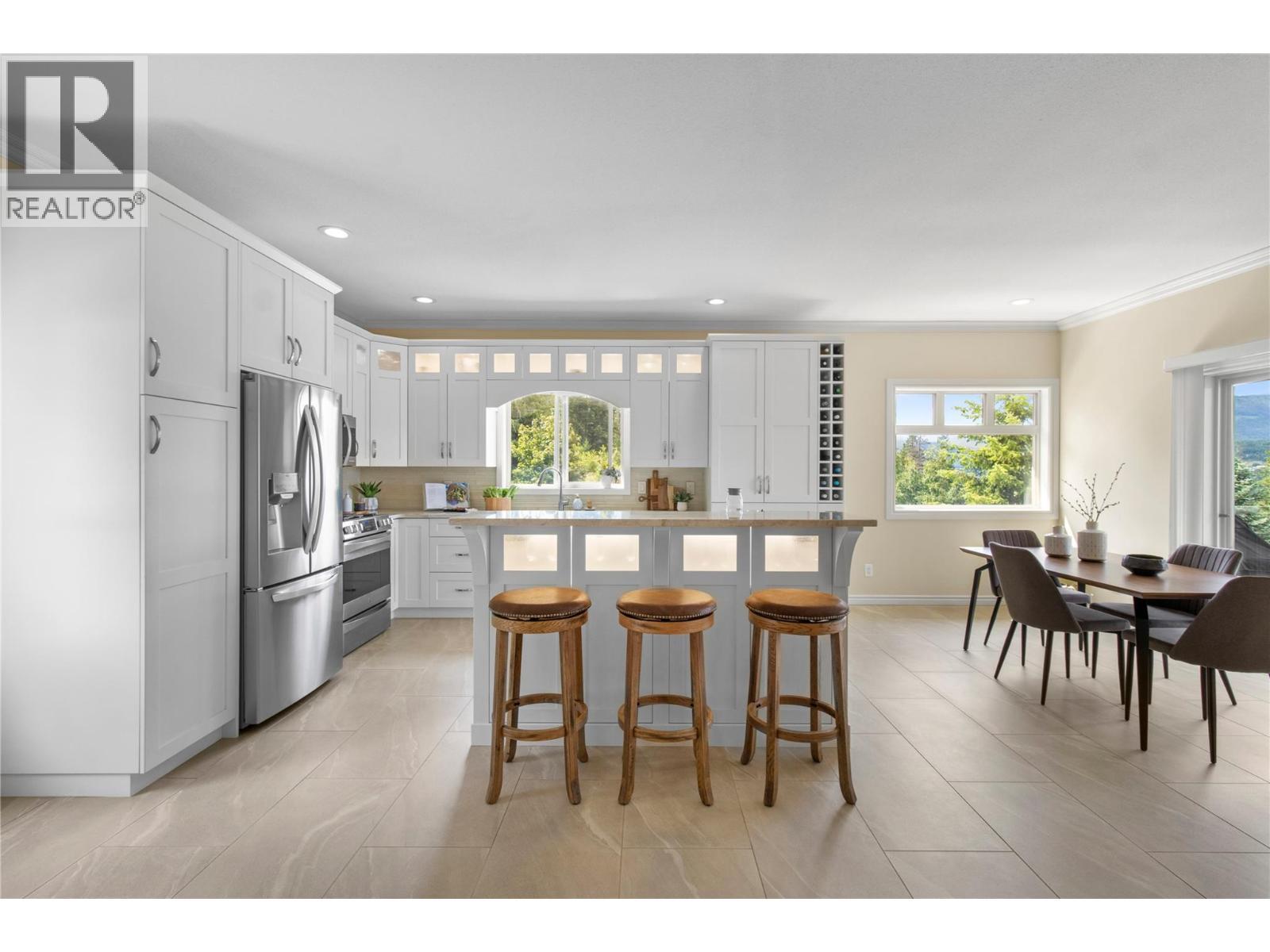 3659 Mcbride Road, Blind Bay, BC - Indoor