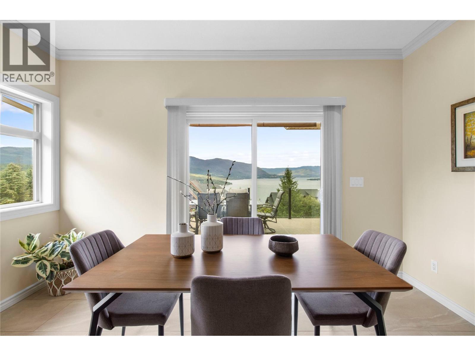 3659 Mcbride Road, Blind Bay, BC - Indoor Photo Showing Dining Room