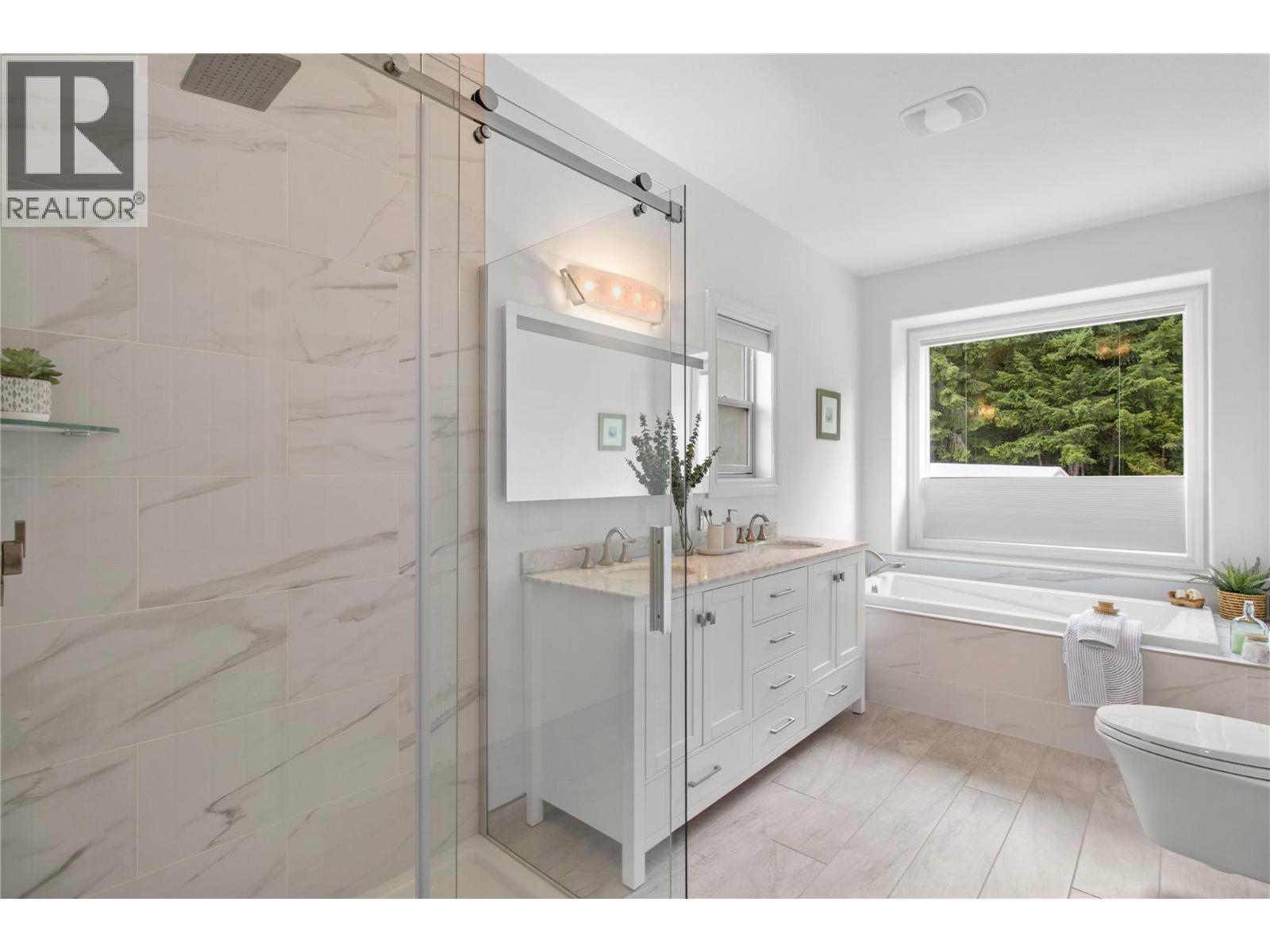 3659 Mcbride Road, Blind Bay, BC - Indoor Photo Showing Bathroom