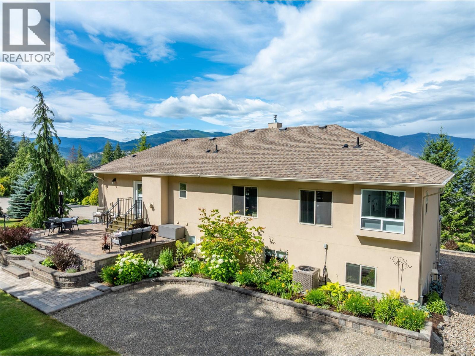 3659 Mcbride Road, Blind Bay, BC - Outdoor