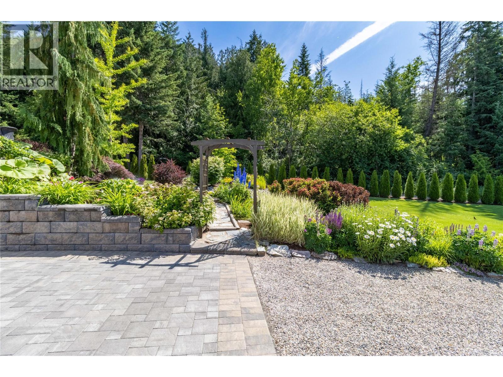 3659 Mcbride Road, Blind Bay, BC - Outdoor