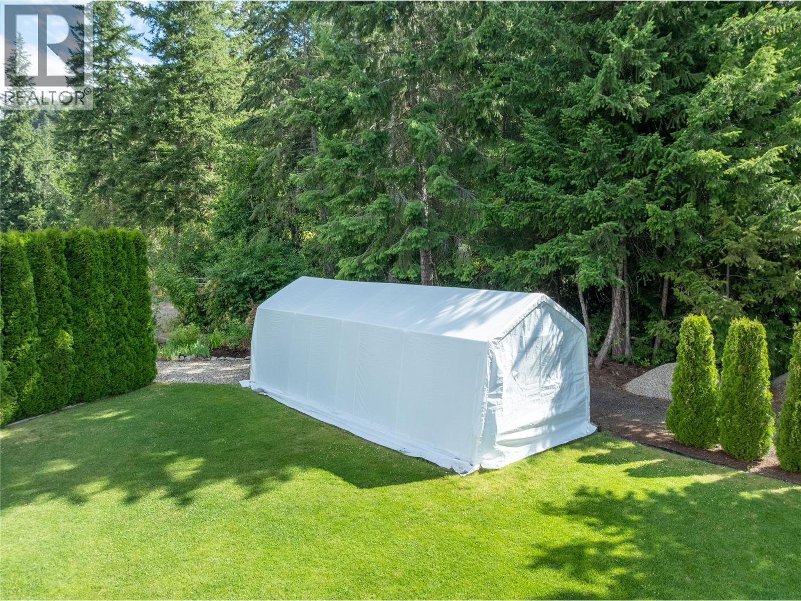 3659 Mcbride Road, Blind Bay, BC - Outdoor