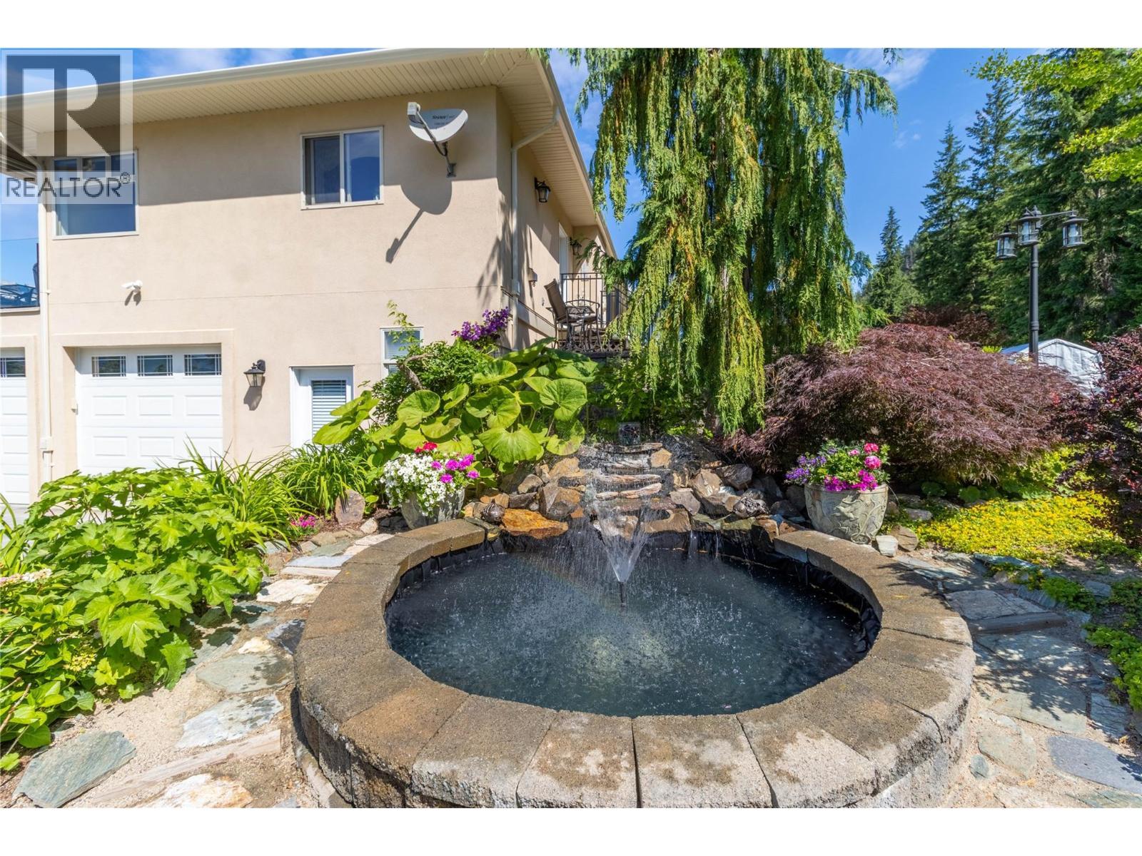 3659 Mcbride Road, Blind Bay, BC - Outdoor