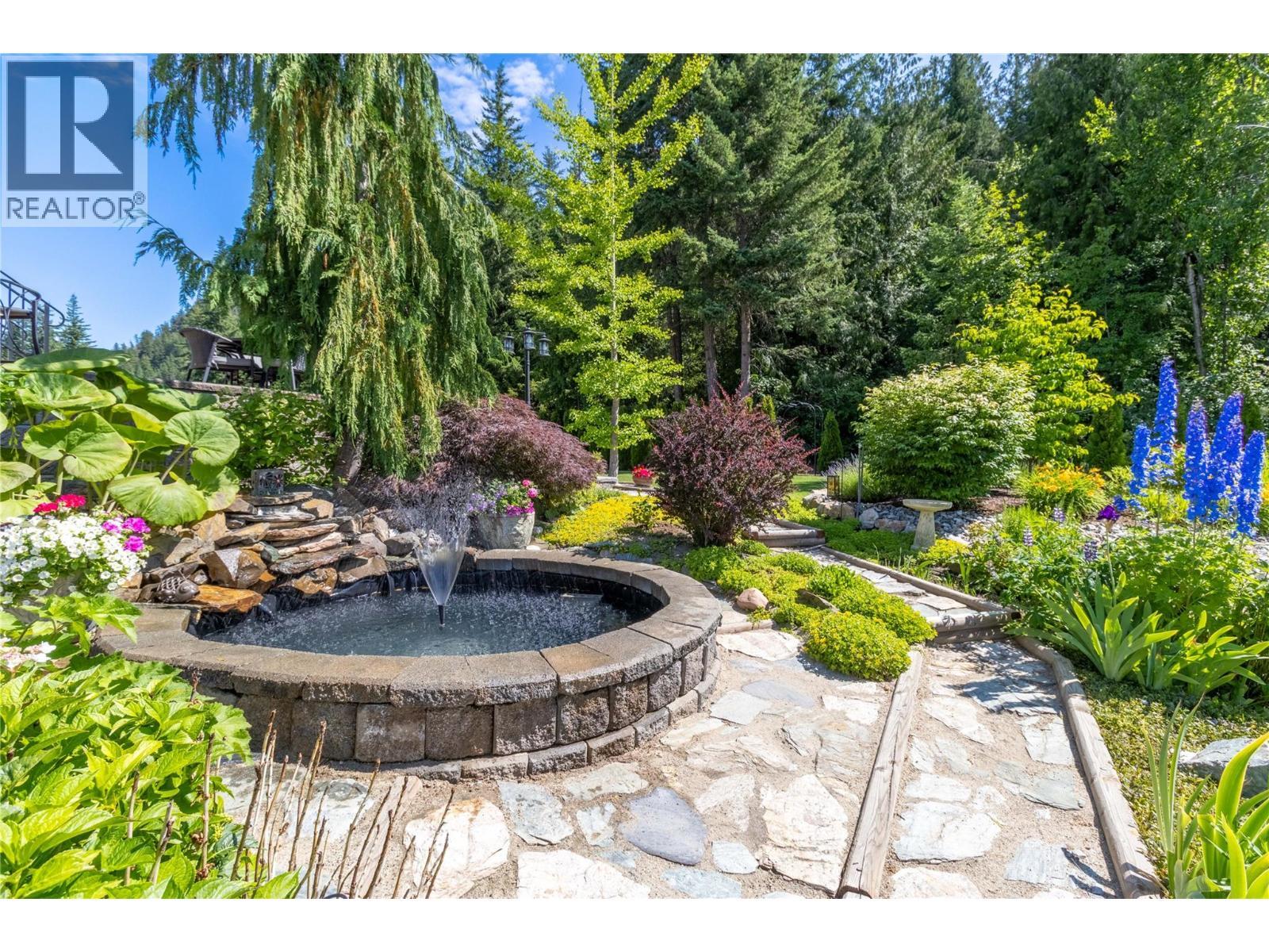 3659 Mcbride Road, Blind Bay, BC - Outdoor