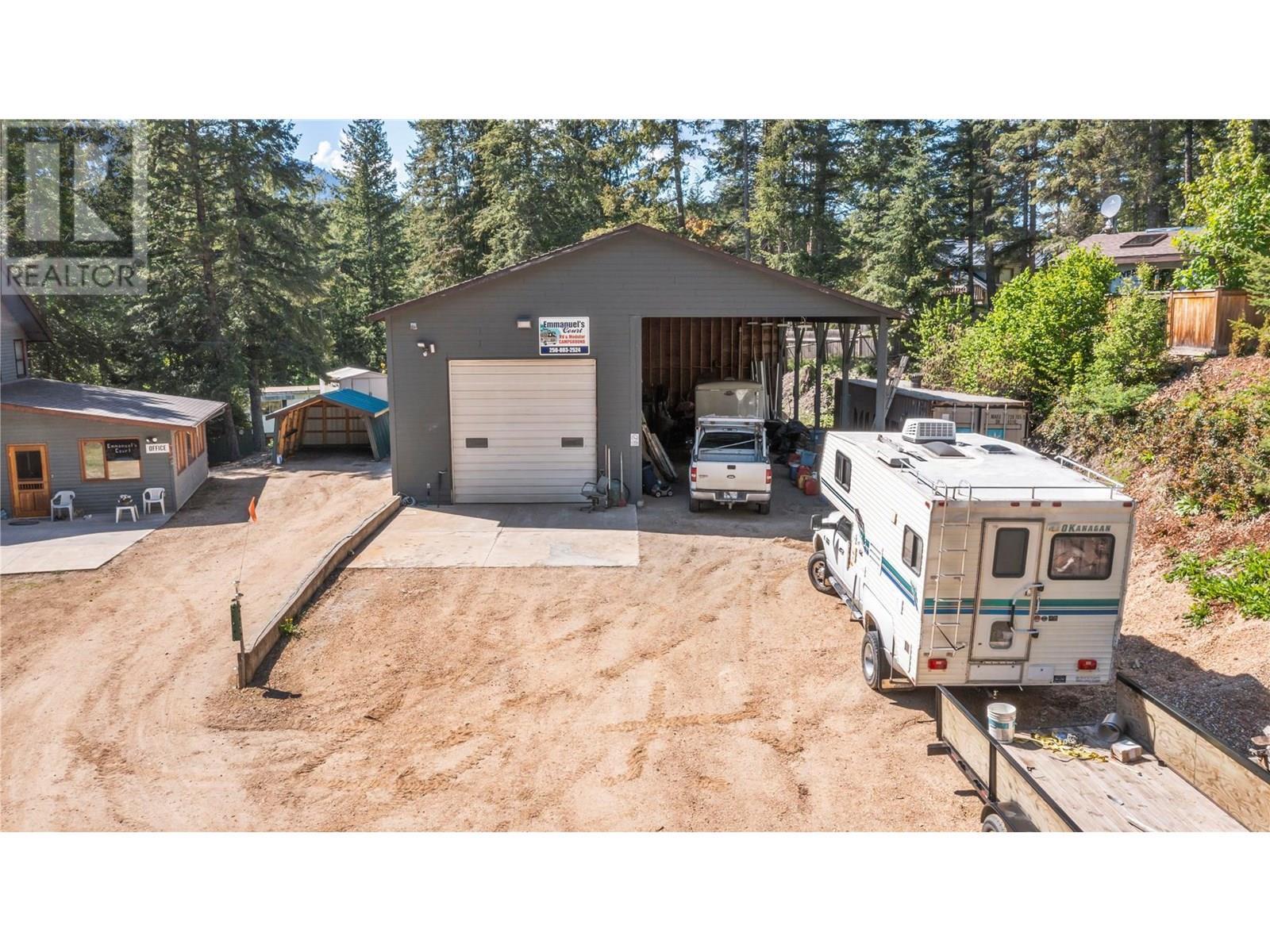 645 Badger Road, Tappen, BC