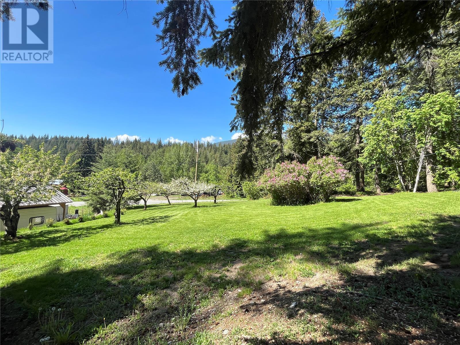 645 Badger Road, Tappen, BC