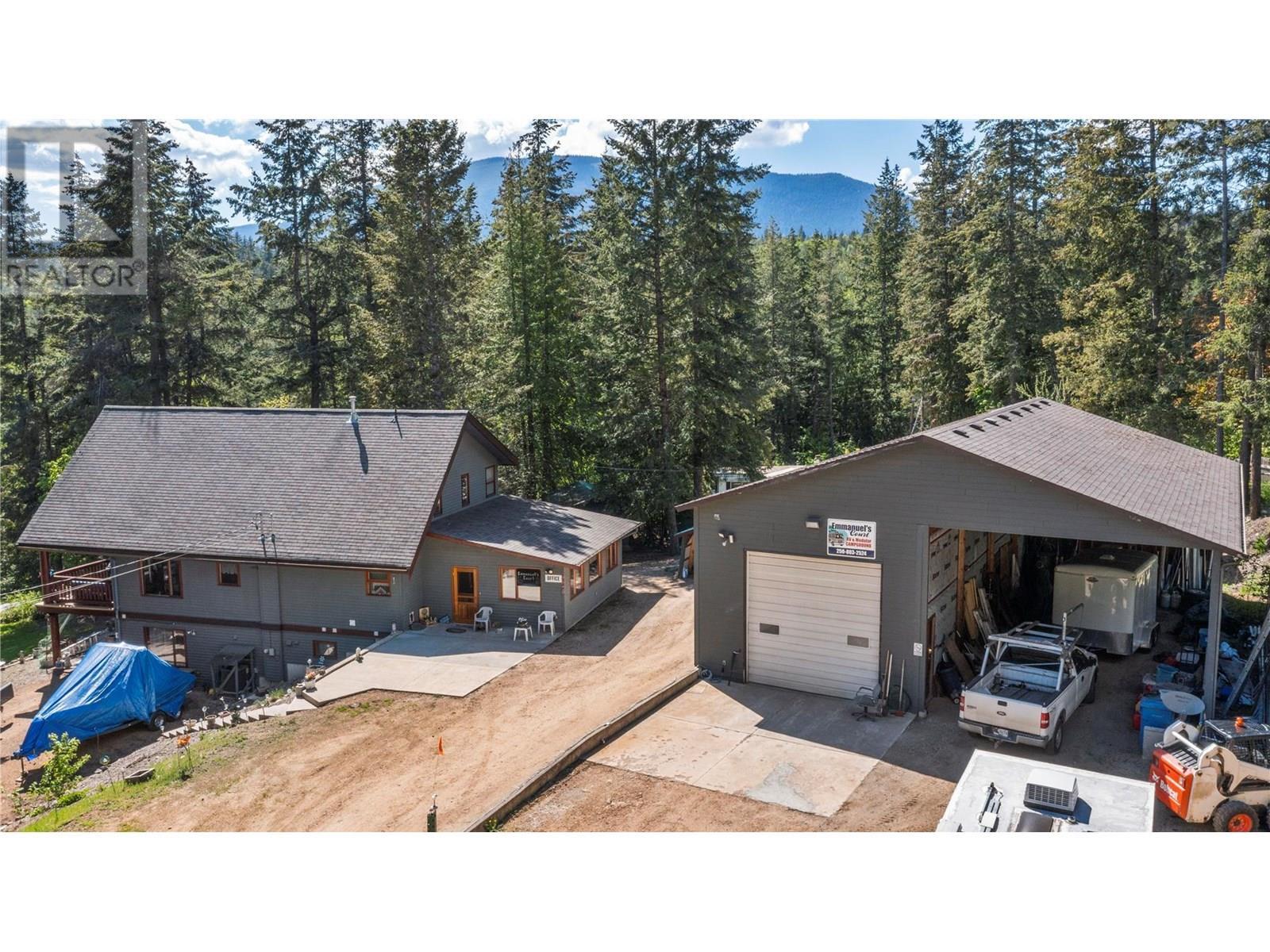 645 Badger Road, Tappen, BC