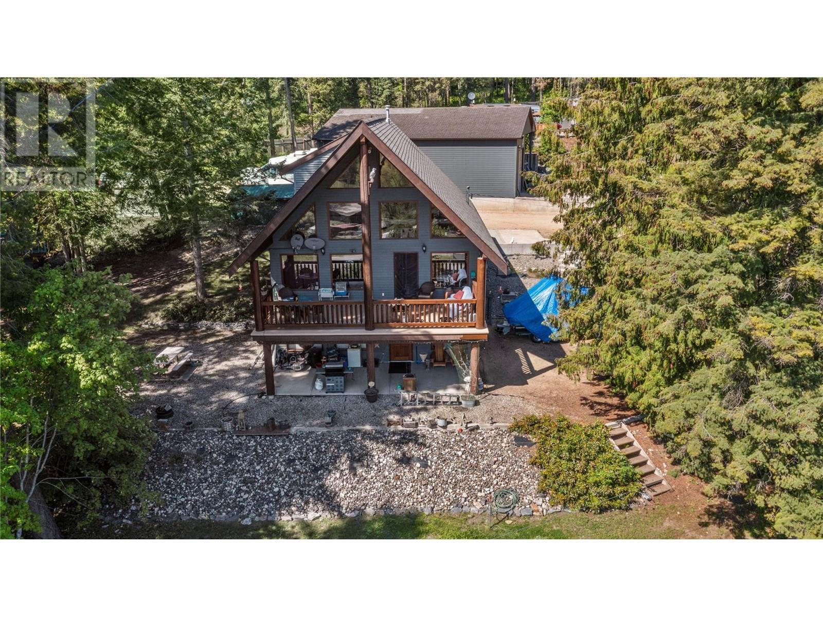 645 Badger Road, Tappen, BC