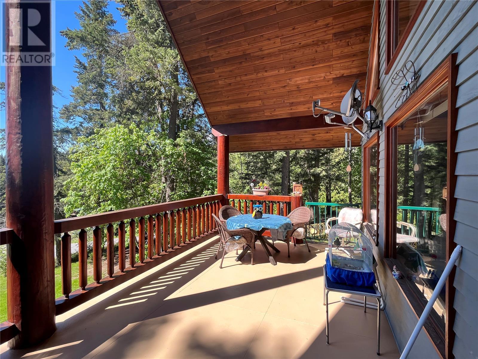 covered deck - 645 Badger Road, Tappen, BC